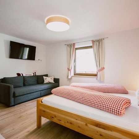 Nedererhof - Zimmer Enzian Mit Gemeinschaftskueche Schmirn Luaran gambar