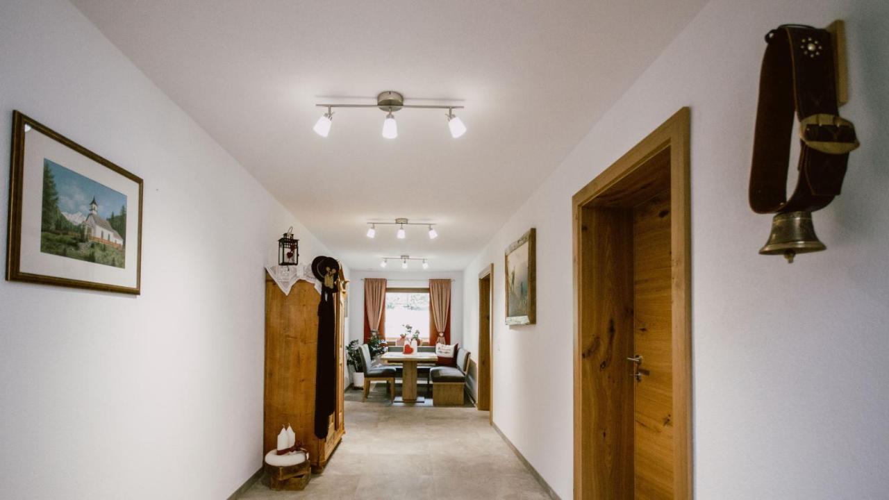 Nedererhof - Zimmer Enzian Mit Gemeinschaftskueche Schmirn Luaran gambar